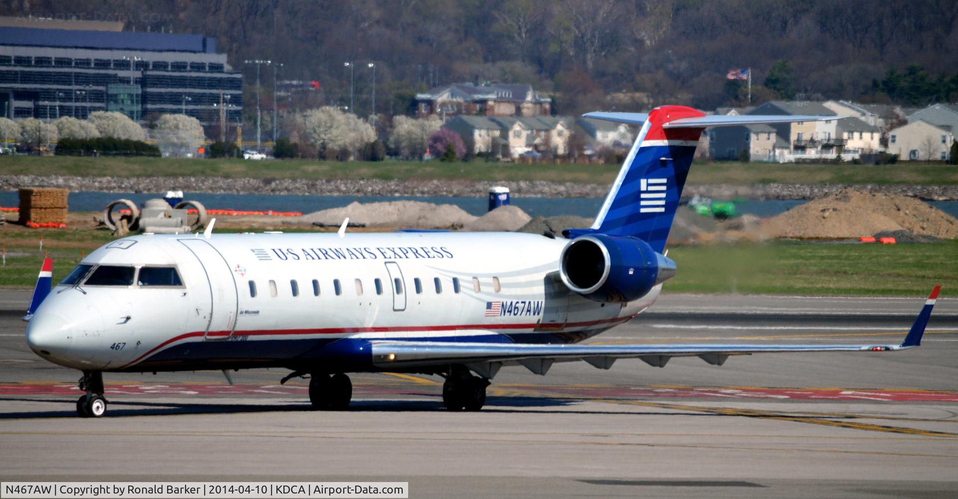 N467AW, Bombardier CRJ-200ER (CL-600-2B19) C/N 7900, Taxi National