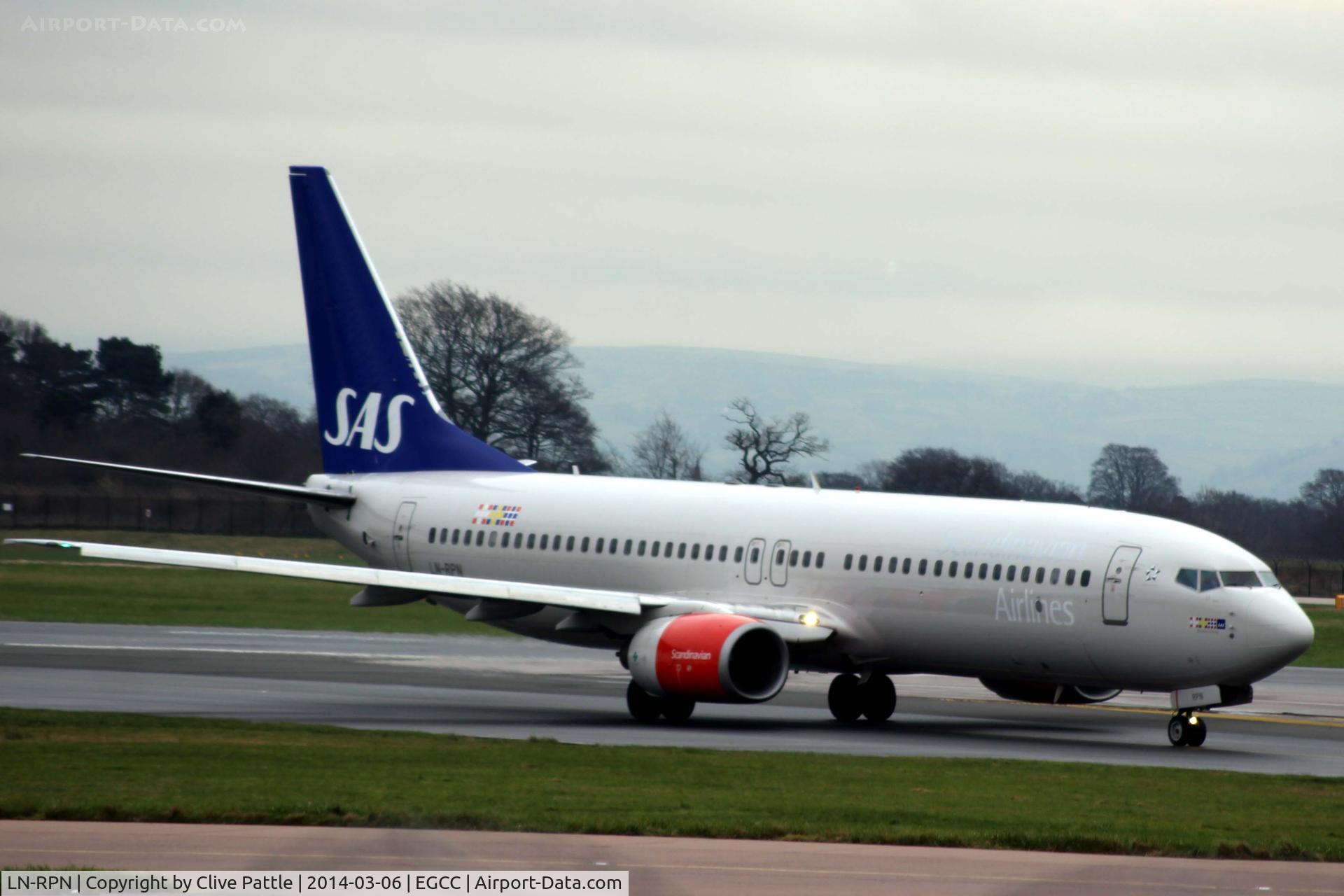 LN-RPN, 2000 Boeing 737-883 C/N 30470, EGCC arrival