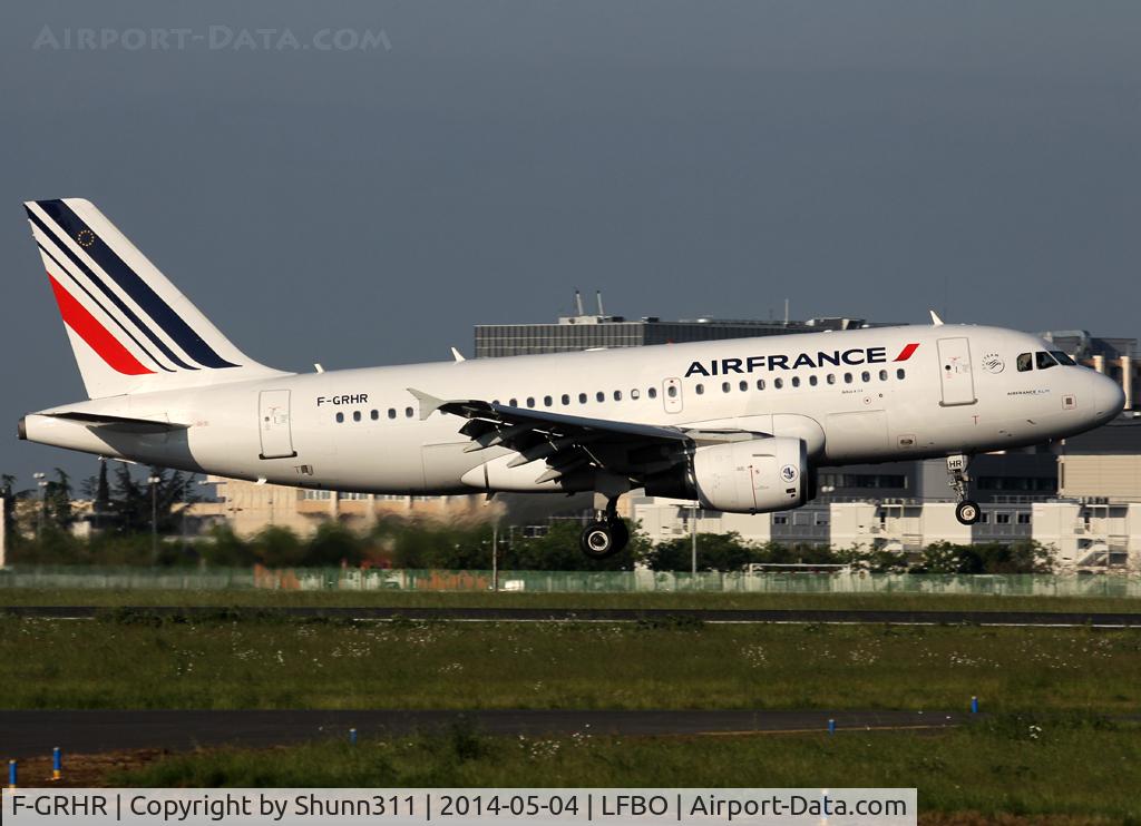 F-GRHR, 2001 Airbus A319-111 C/N 1415, Landing rwy 32R in new c/s