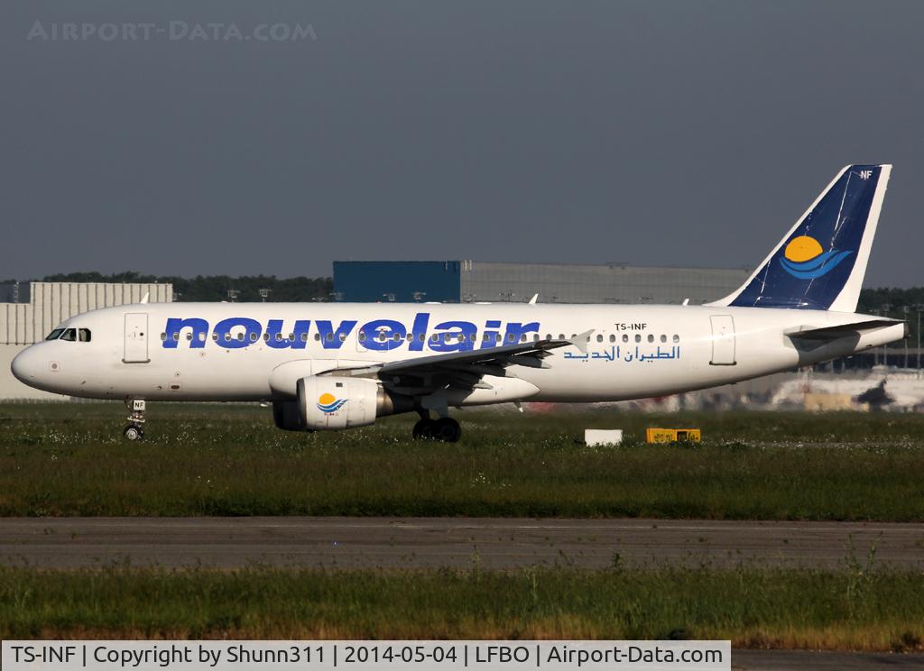 TS-INF, 1998 Airbus A320-214 C/N 937, Lining up rwy 32R from N2 for departure... n/c