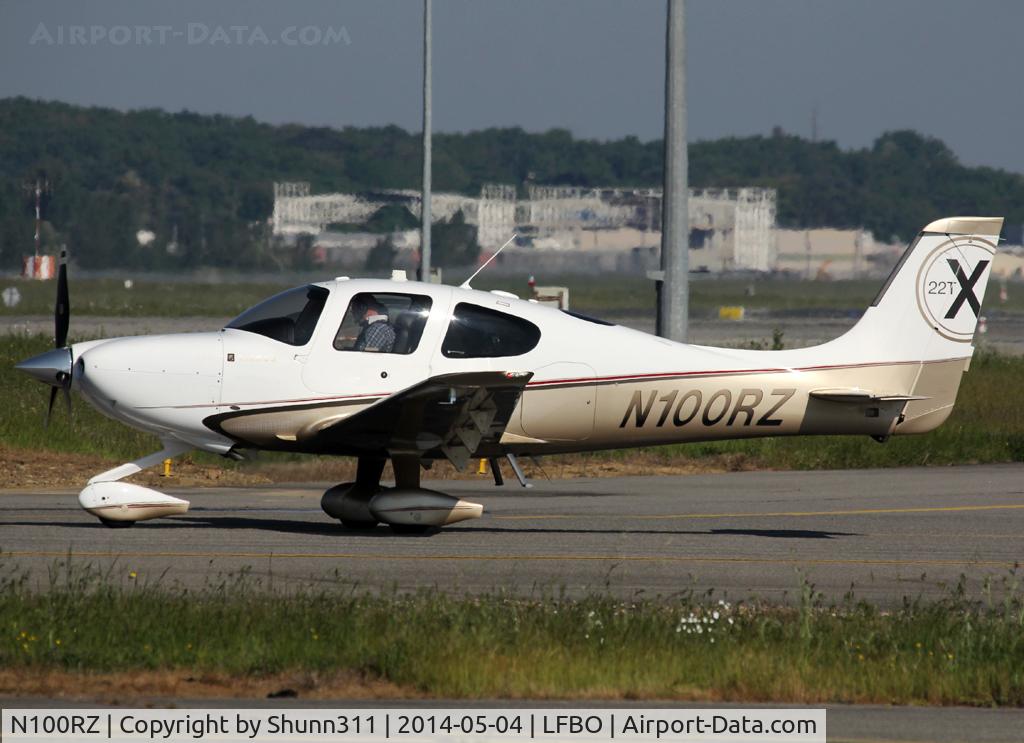 N100RZ, 2010 Cirrus SR-22T C/N 0034, Taxiing for departure...
