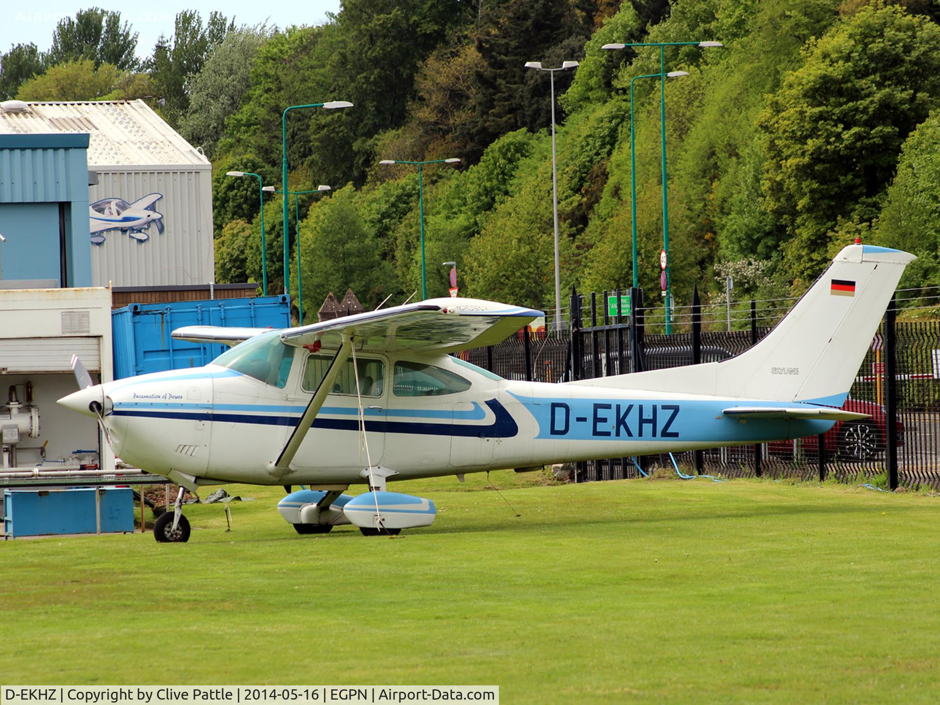 D-EKHZ, Cessna 182Q Skylane Skylane C/N 18266466, Visiting Dundee Riverside EGPN