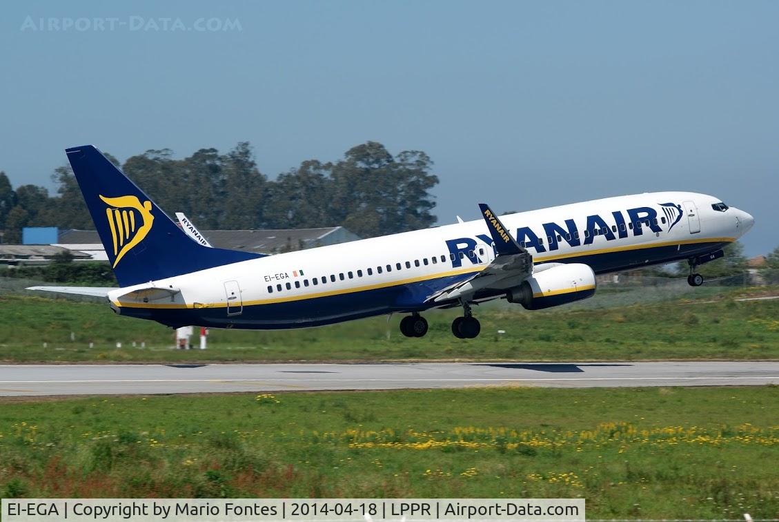 EI-EGA, 2009 Boeing 737-8AS C/N 38490, -