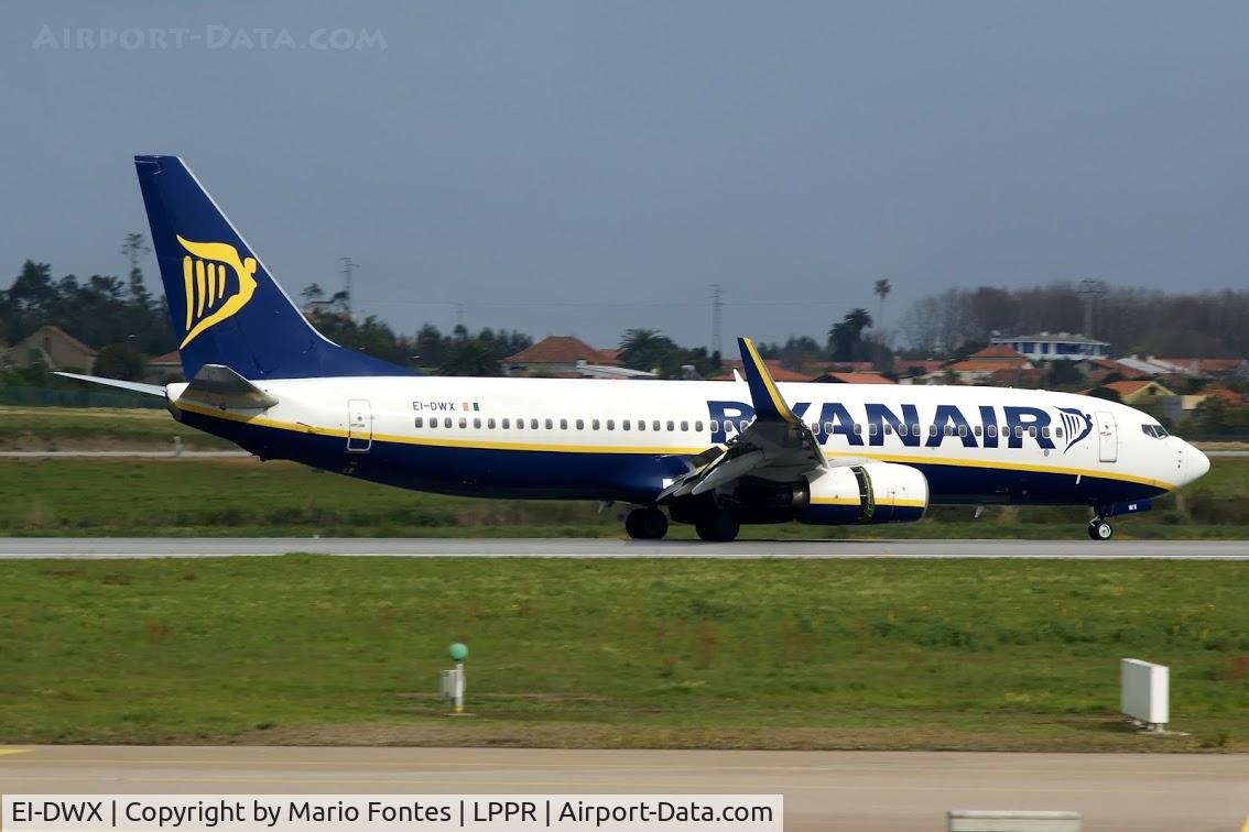 EI-DWX, 2008 Boeing 737-8AS C/N 33630, -