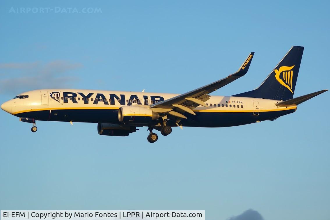 EI-EFM, 2009 Boeing 737-8AS C/N 37535, -