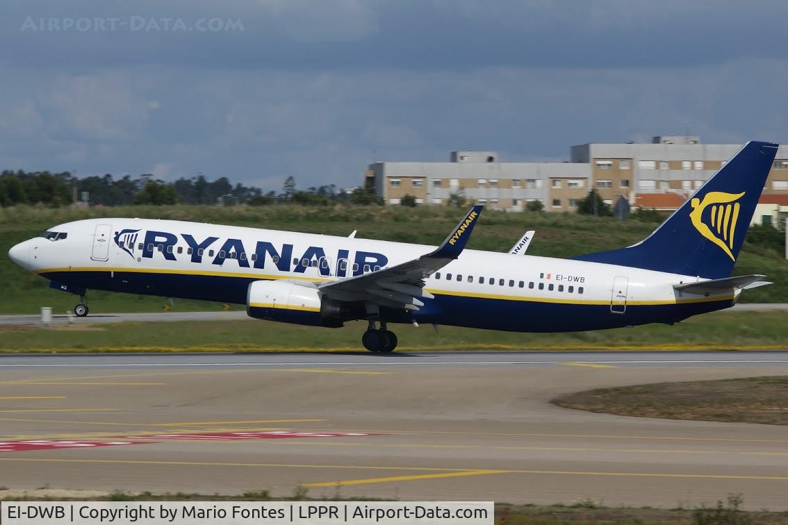 EI-DWB, 2007 Boeing 737-8AS C/N 36075, -