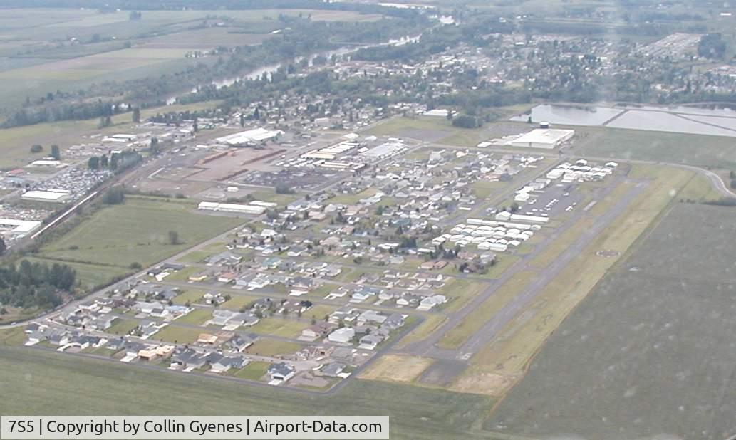 Independence State Airport (7S5) - Good restaurant on field