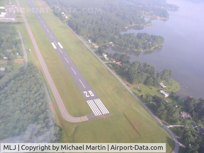 Baldwin County Airport (MLJ) - Approach to Runway 28