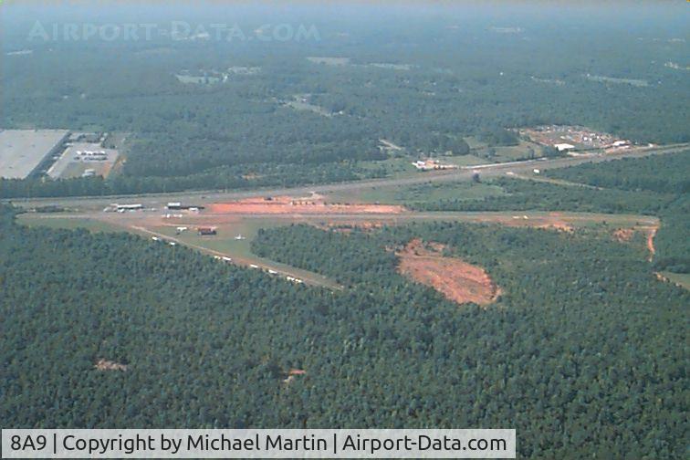 8A9 Airport - South Fulton Airfield - More than 1 plane hit the trees at the end of the runway!