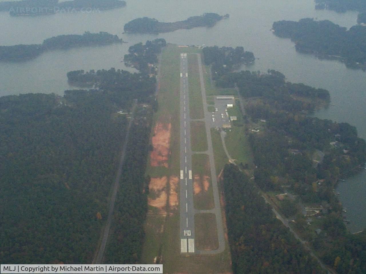 Baldwin County Airport (MLJ) - Baldwin County Airport - DON'T overrun the field!