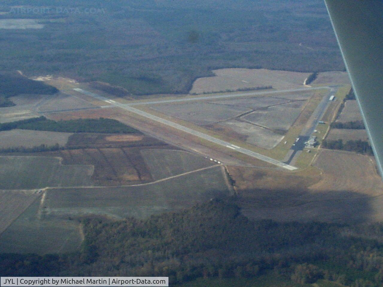 Plantation Arpk Airport (JYL) - Plantation Air Park - In the middle of NOWHERE!