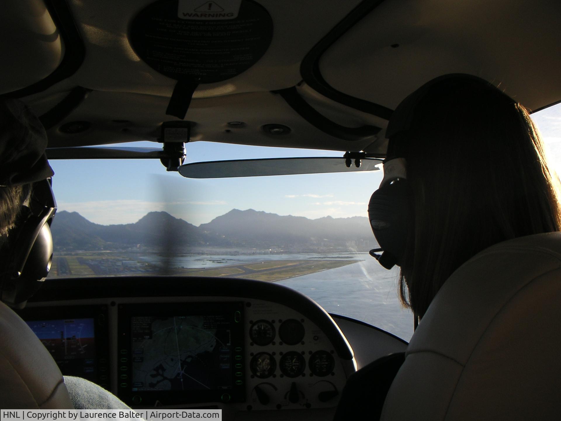 Honolulu International Airport (HNL) - Cirrus approach HNL