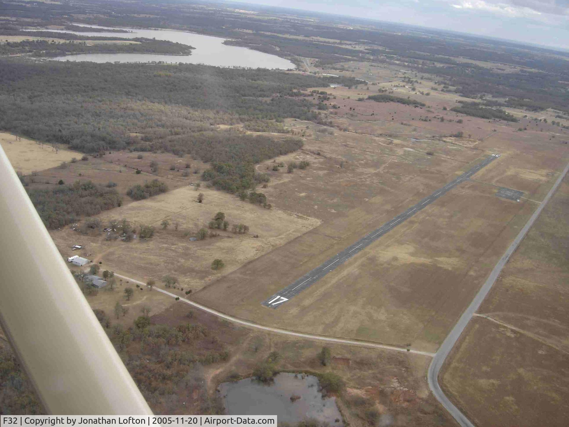 Healdton Municipal Airport (F32) - Runway 17 Healdton Municipal (F32) Nov 2005