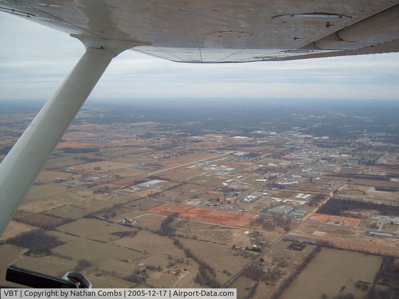 Bentonville Muni/louise M Thaden Field Airport (VBT) - KVBT.... watch for fishermen on the Northern end of the runway.