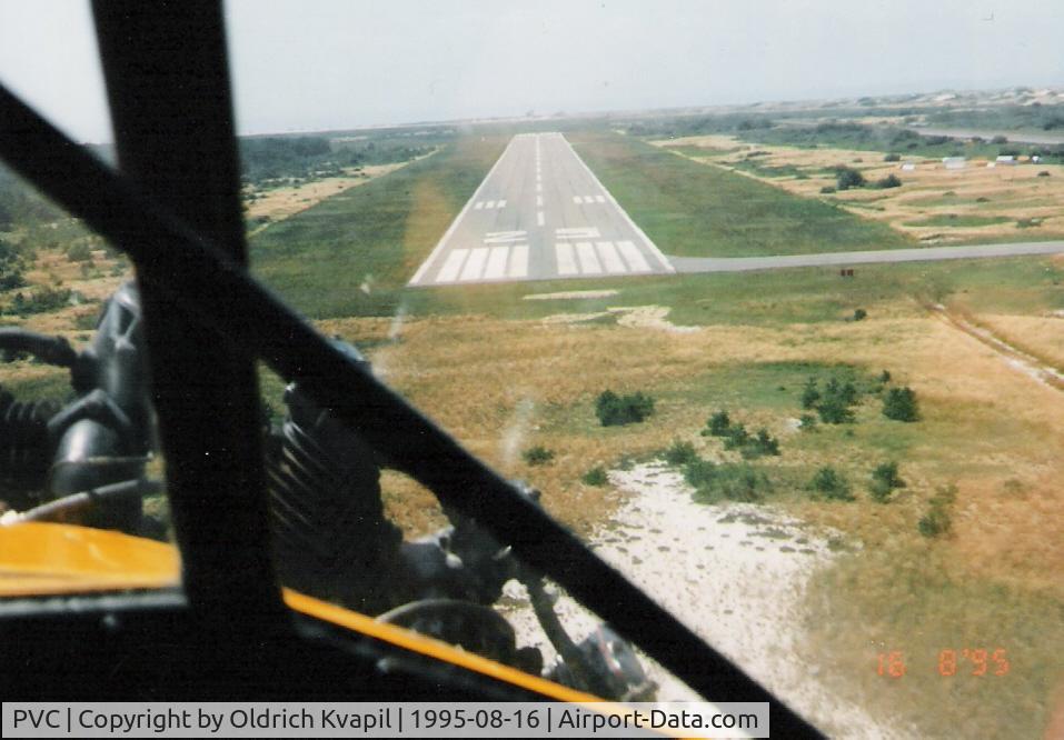 Provincetown Municipal Airport (PVC) - Landing on runway 25