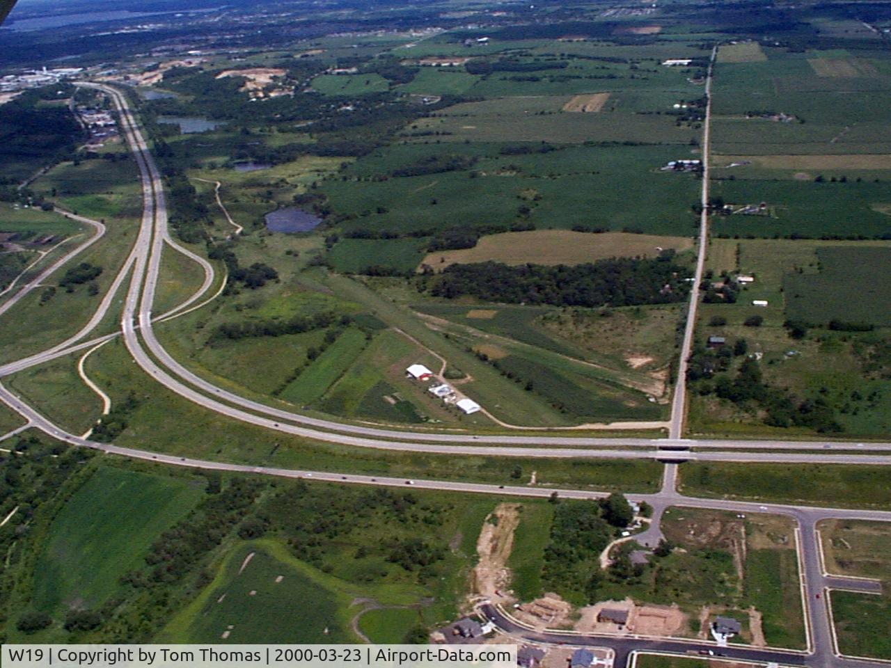 Verona Airport (W19) - W19 Looking East
