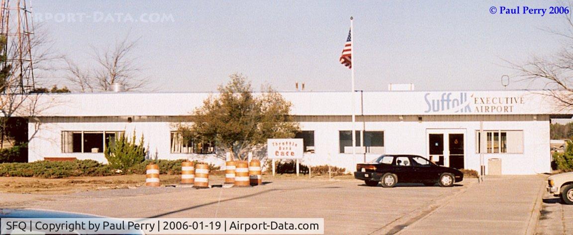Suffolk Executive Airport (SFQ) - Front of the terminal, with the Cafe inside