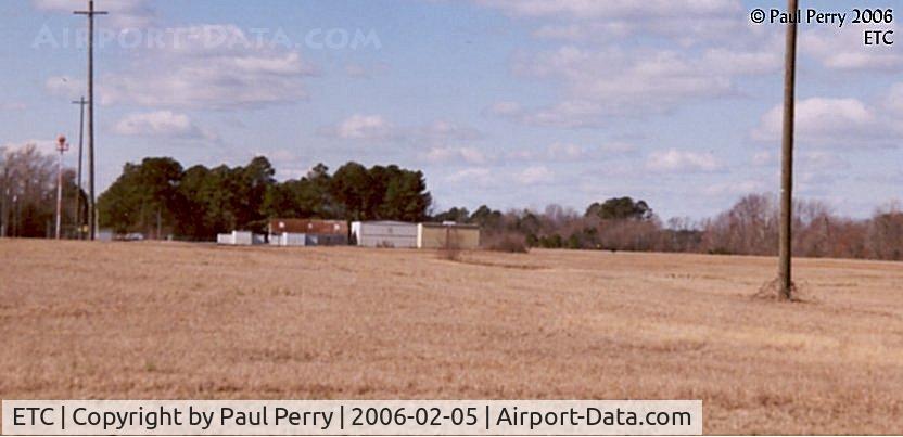 Tarboro-edgecombe Airport (ETC) - The primary, if small and very quiet, general aviation facilities