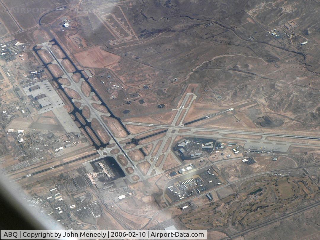 Albuquerque International Sunport Airport (ABQ) - Seen from an American Airlines MD82 while enroute PHX-ORD