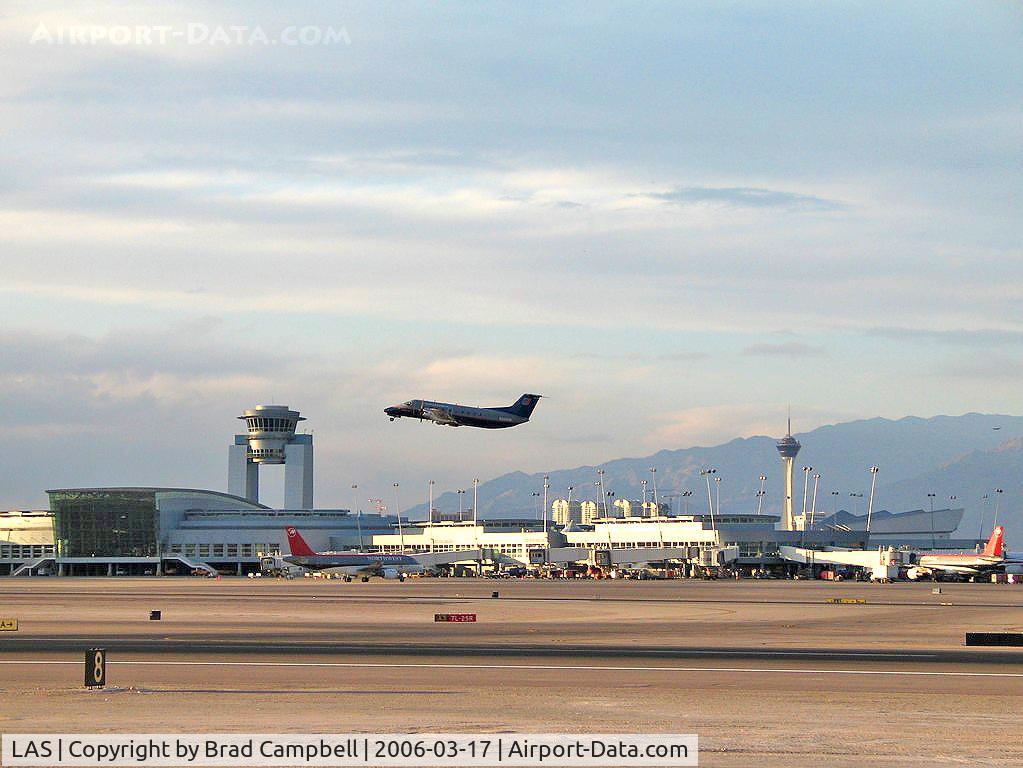 Harry Reid International Airport (LAS) - Southside of the 'D' gates at McCarran