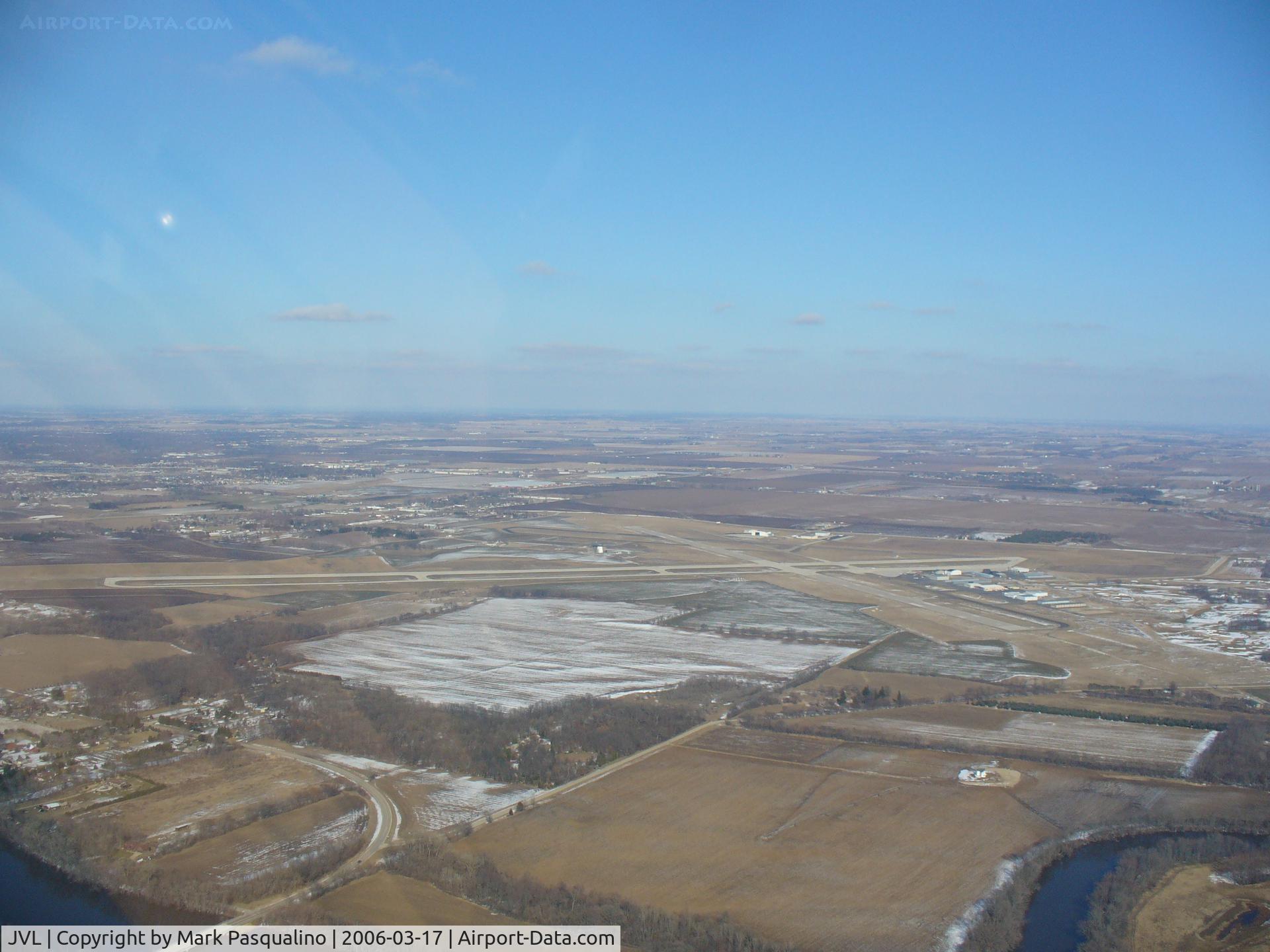 Southern Wisconsin Regional Airport (JVL) - Southern Wisconsin Regional