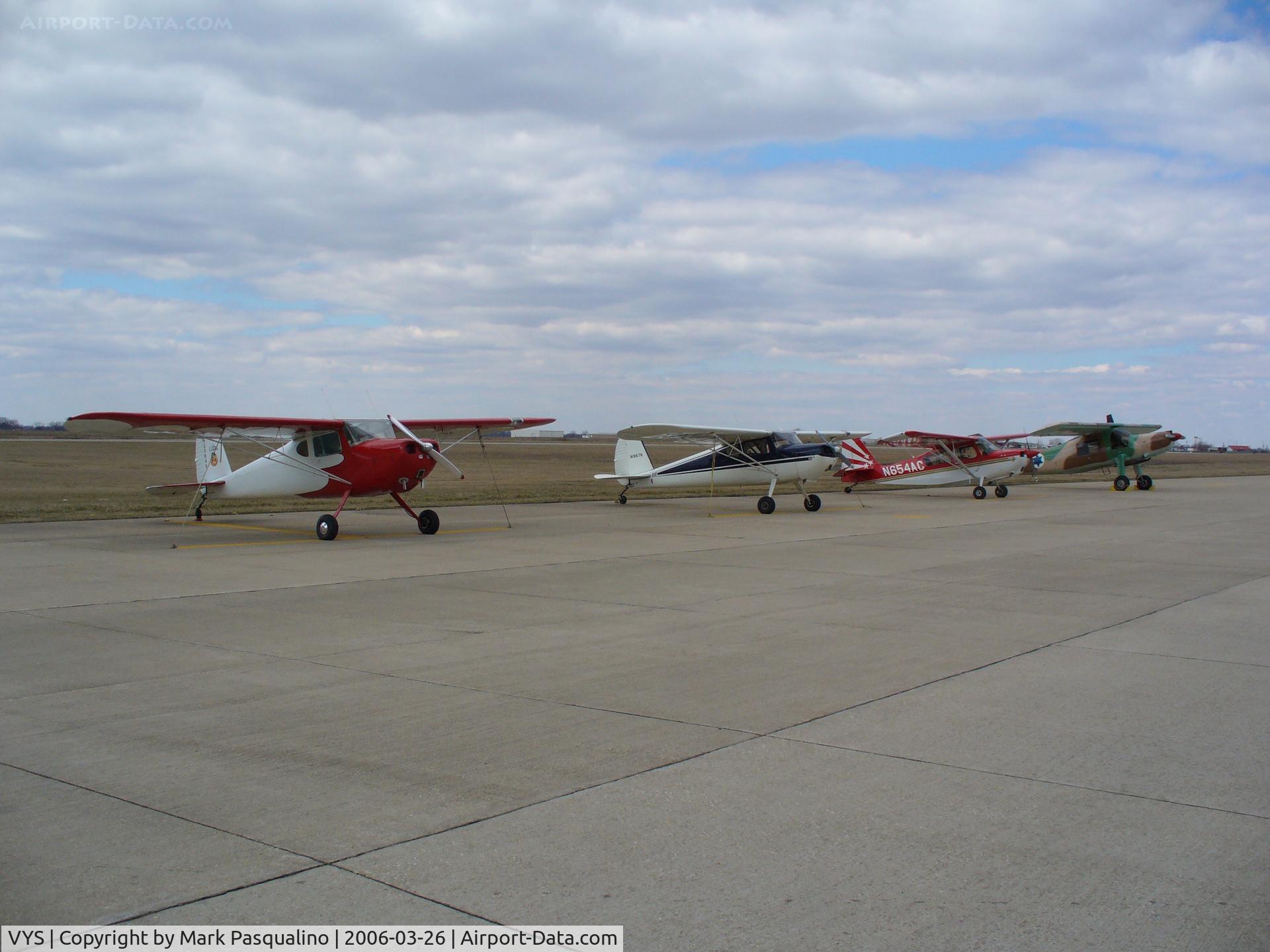 Illinois Valley Rgnl-walter A Duncan Field Airport (VYS) - Sunday morning flightline