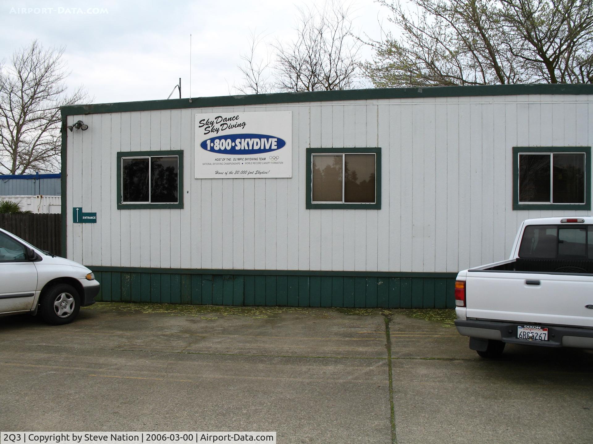 2Q3 Airport - Sky Dance Sky Diving Shack