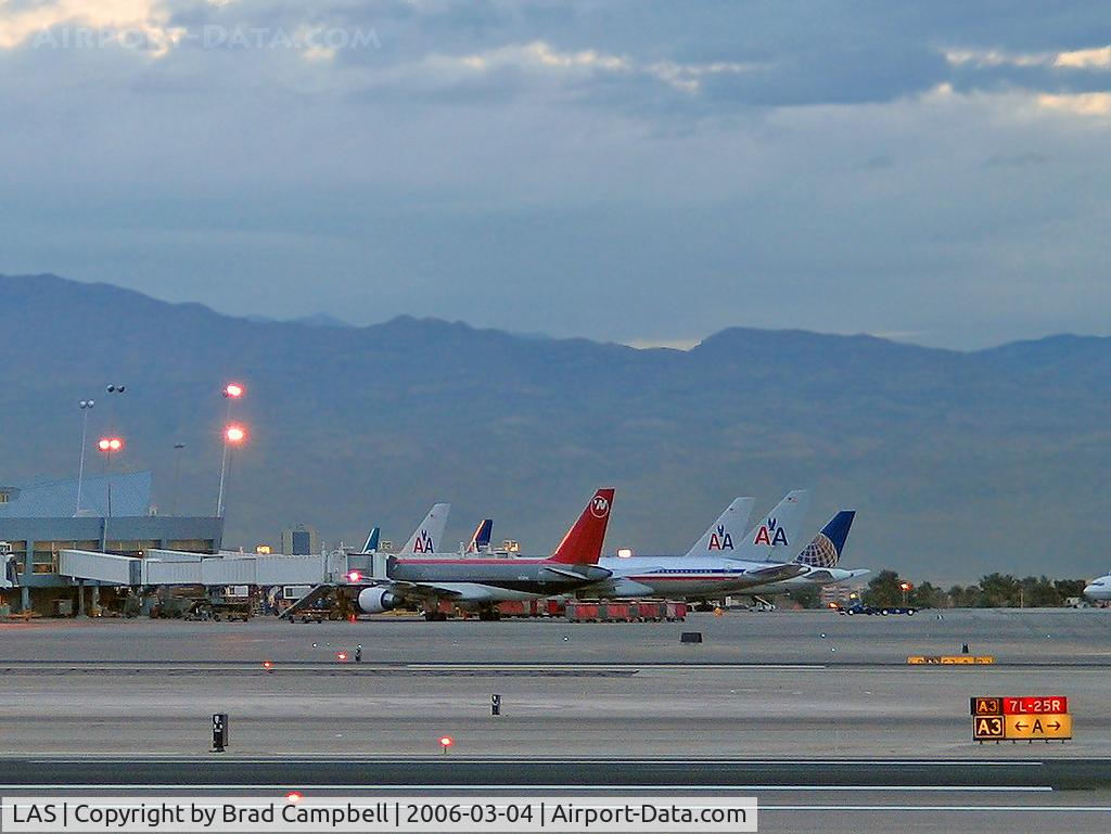 Harry Reid International Airport (LAS) - Ok everybody, gather 'round & listen up...here's the plan for the day.
