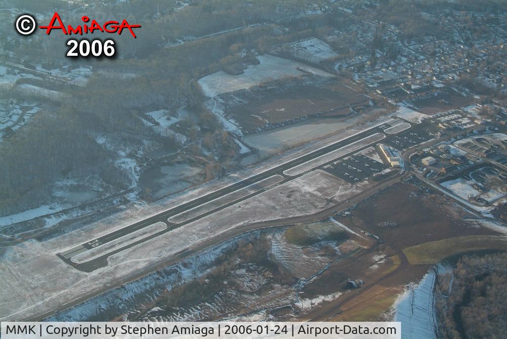 Meriden Markham Municipal Airport (MMK) - Looking West at dusk from about 3000'