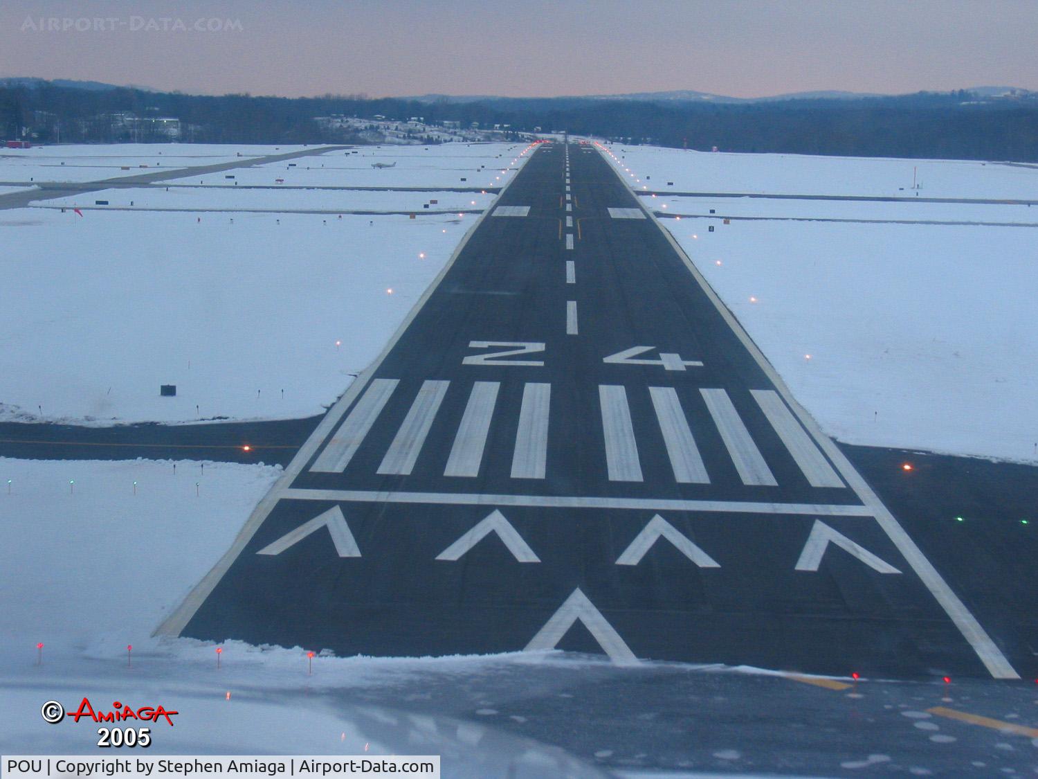 Dutchess County Airport (POU) - Twilight arrival lined-up at POU's Rwy 24.