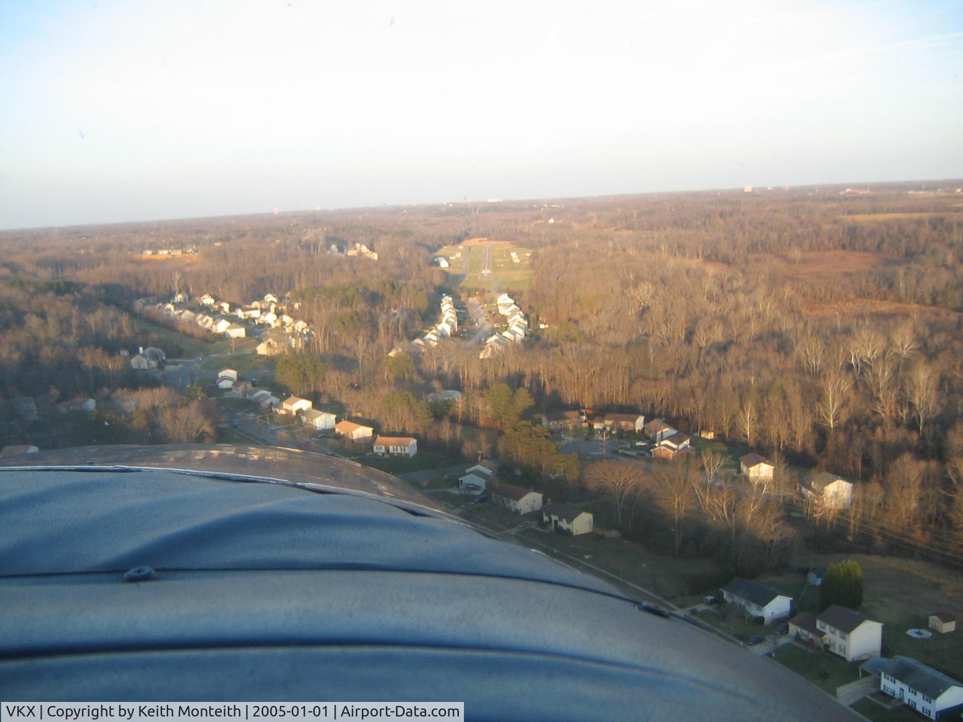 Potomac Airfield Airport (VKX) - Final Approach to Rwy 06
