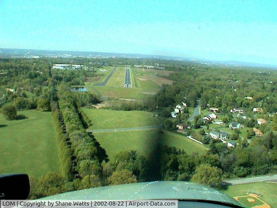 Wings Field Airport (LOM) - Turning Final To Wings Field, Blue Bell Pennsylvania