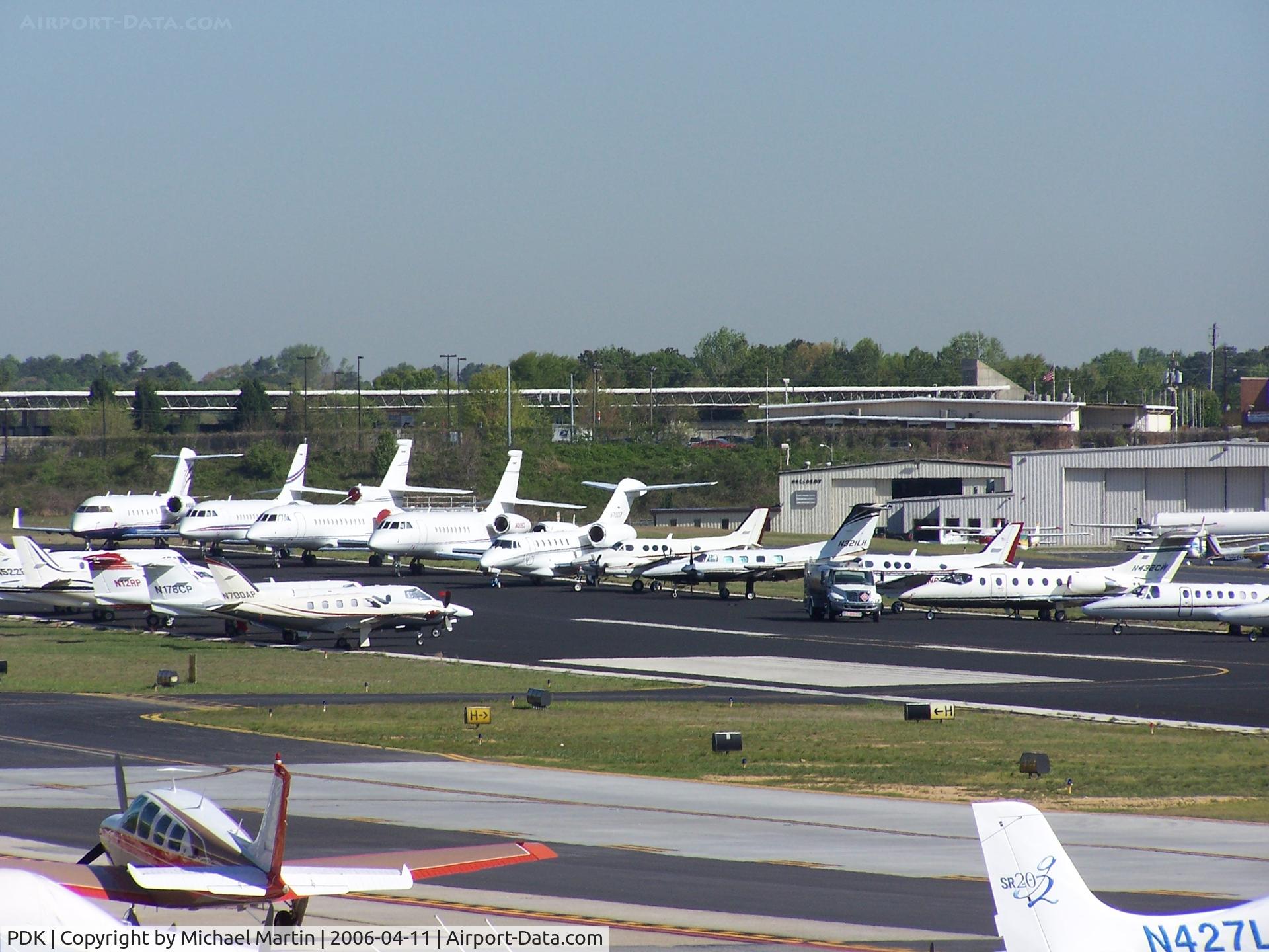 Dekalb-peachtree Airport (PDK) - Convention in town - Runway 16/34 used for overflow!