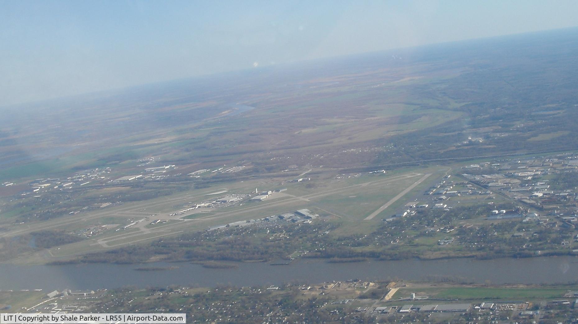 Bill And Hillary Clinton National/adams Fi Airport (LIT) - Westbound along the river