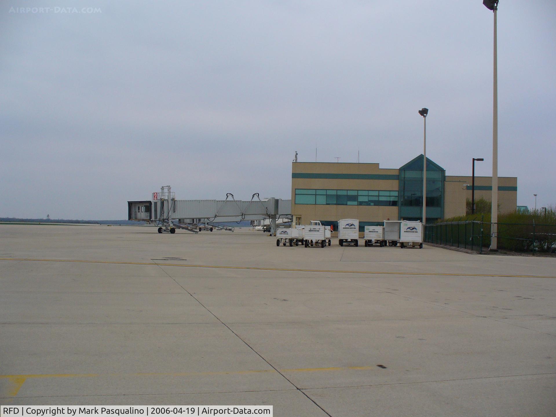 Chicago/rockford International Airport (RFD) - Main Terminal ramp
