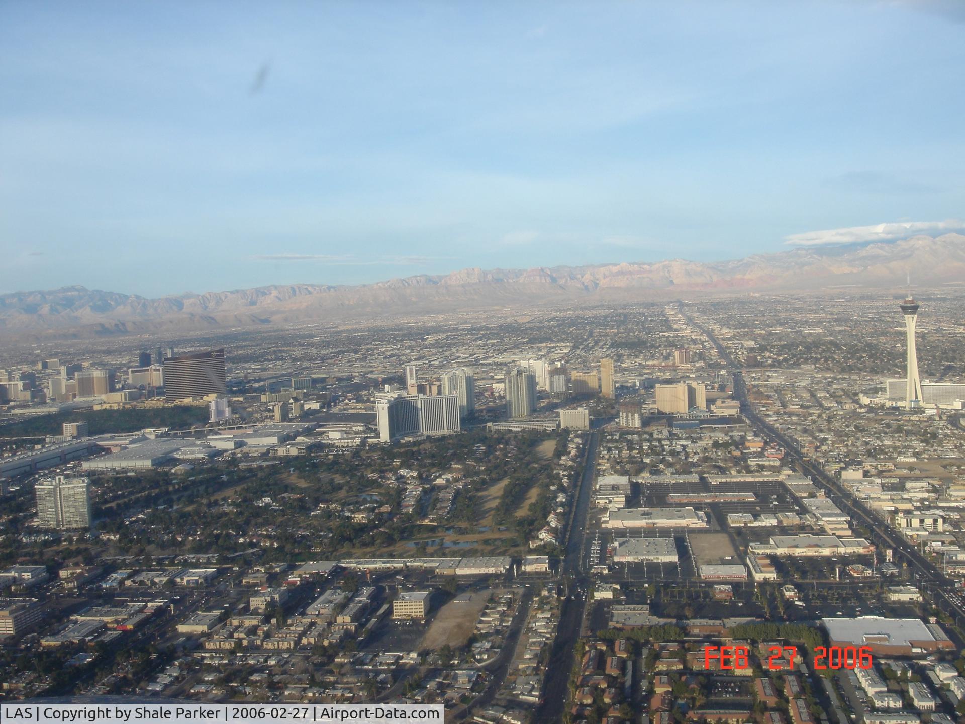 Harry Reid International Airport (LAS) - On final for 19R