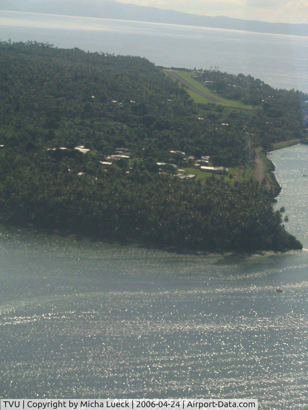 Taveuni Island Airport, Matei, Taveuni Fiji (TVU) - Taveuni's airstrip, seen from Sun Air's DHC 6 TwinOtter DQ-FIE