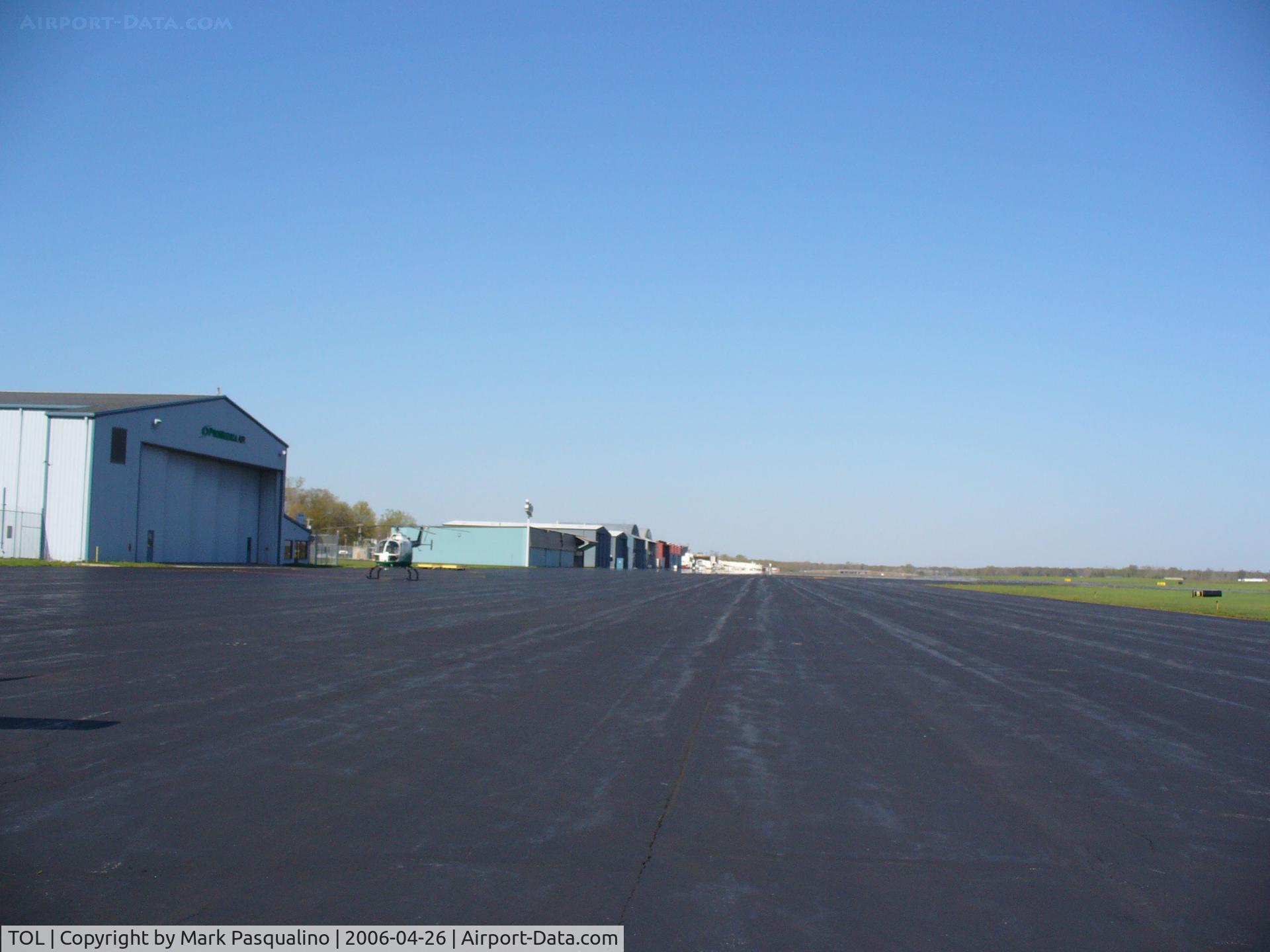 Toledo Express Airport (TOL) - General Aviation West Ramp