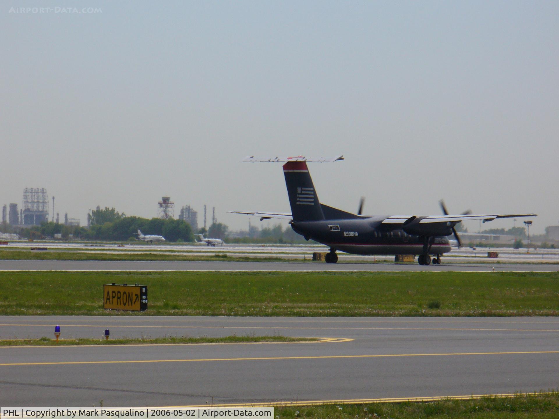 Philadelphia International Airport (PHL) - Runway 18