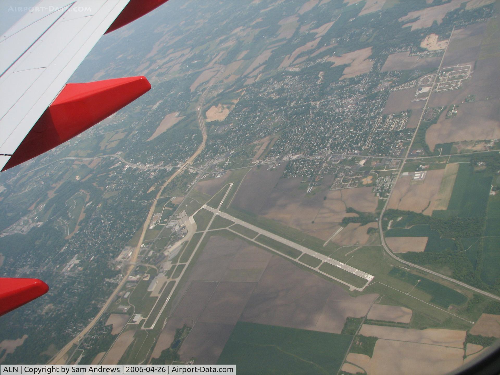 St Louis Regional Airport (ALN) - On approach to STL I was able to get this shot fo St. Louis Regional.