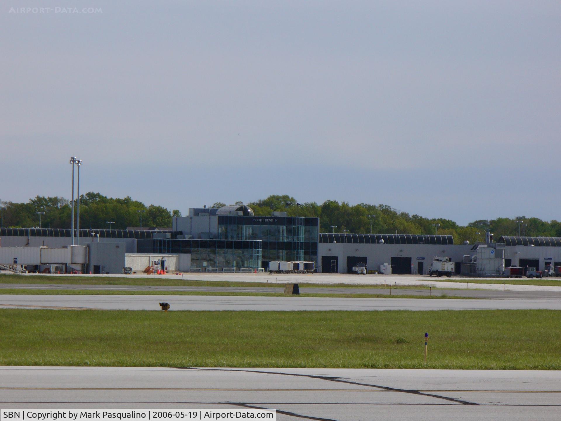 South Bend Airport (SBN) - Airline terminal and ramp