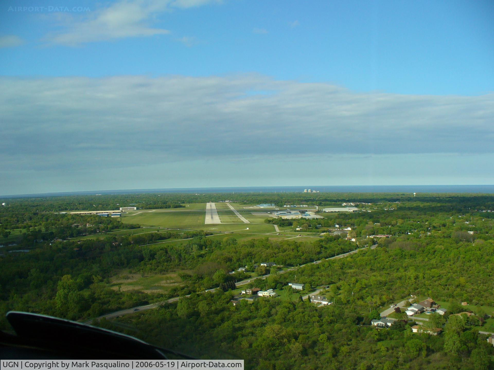 Waukegan Regional Airport (UGN) - Final Runway 5