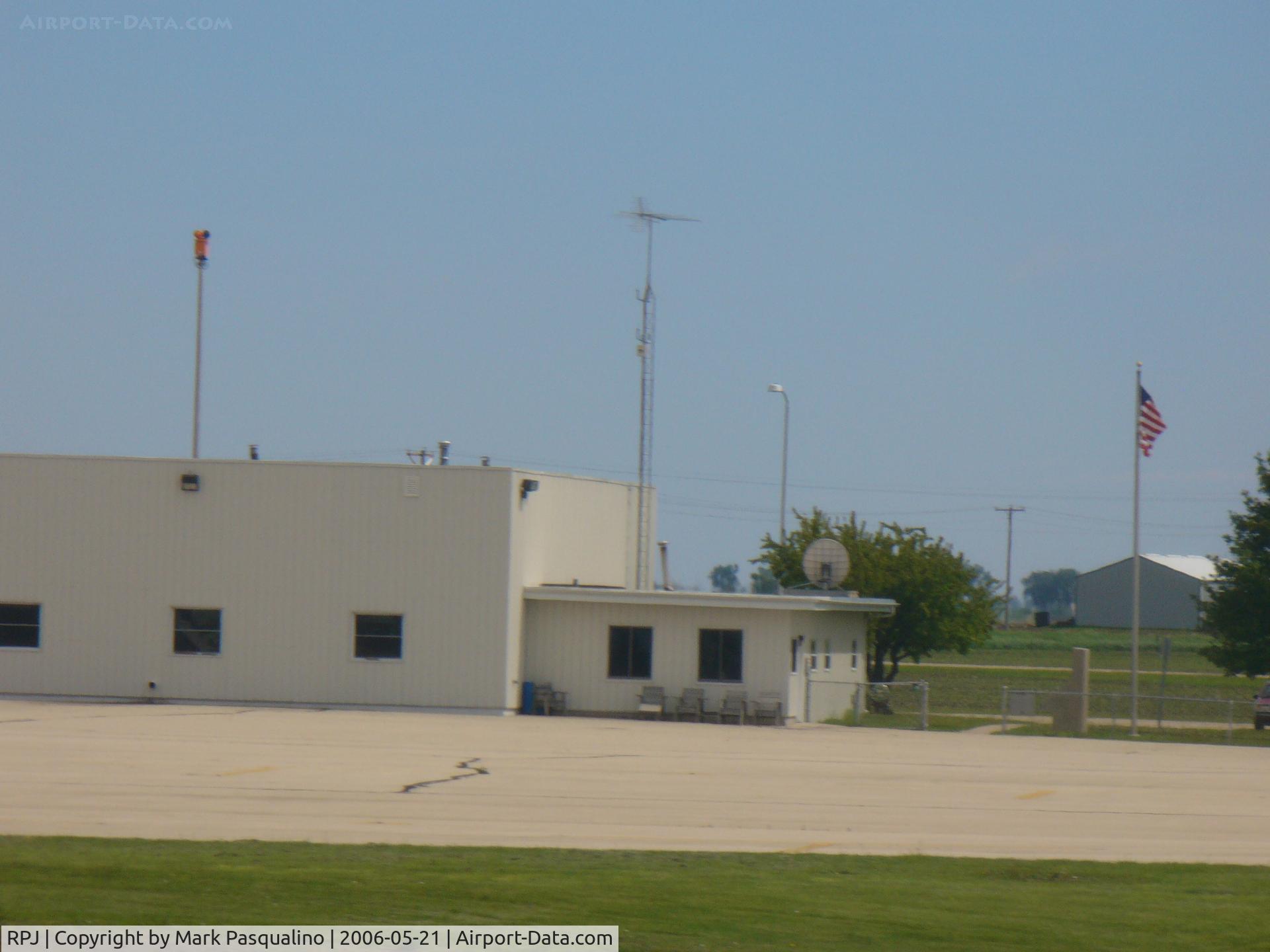 Rochelle Municipal Airport-koritz Field Airport (RPJ) - Rochelle, IL