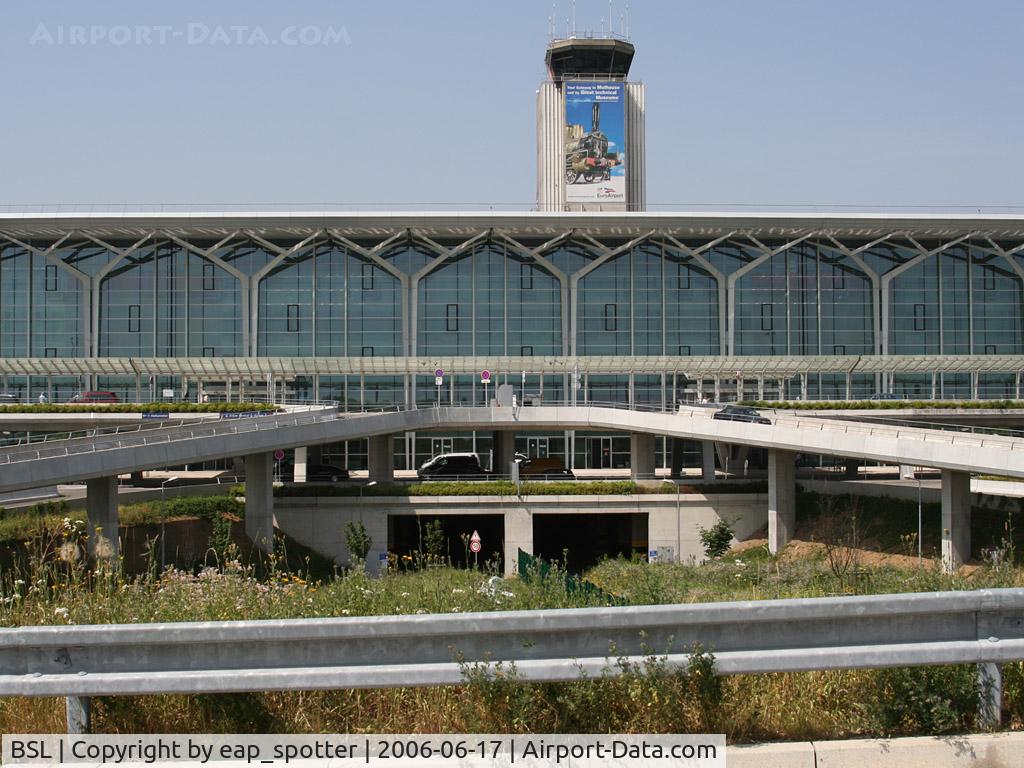 EuroAirport Basel-Mulhouse-Freiburg, Basel (Switzerland), Mulhouse (France) and Freiburg (Germany) France (BSL) - Exactly the middle between France and Switzerland - the unique airport of the world in two countries
