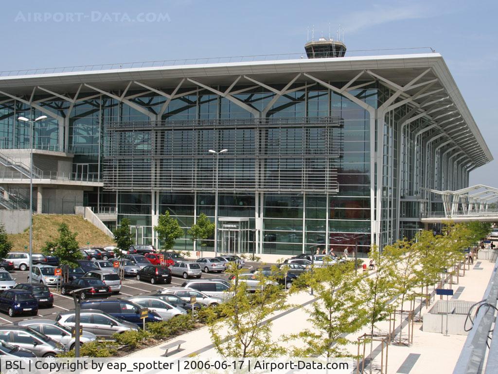 EuroAirport Basel-Mulhouse-Freiburg, Basel (Switzerland), Mulhouse (France) and Freiburg (Germany) France (BSL) - Eastern-part of the new Airport-terminal