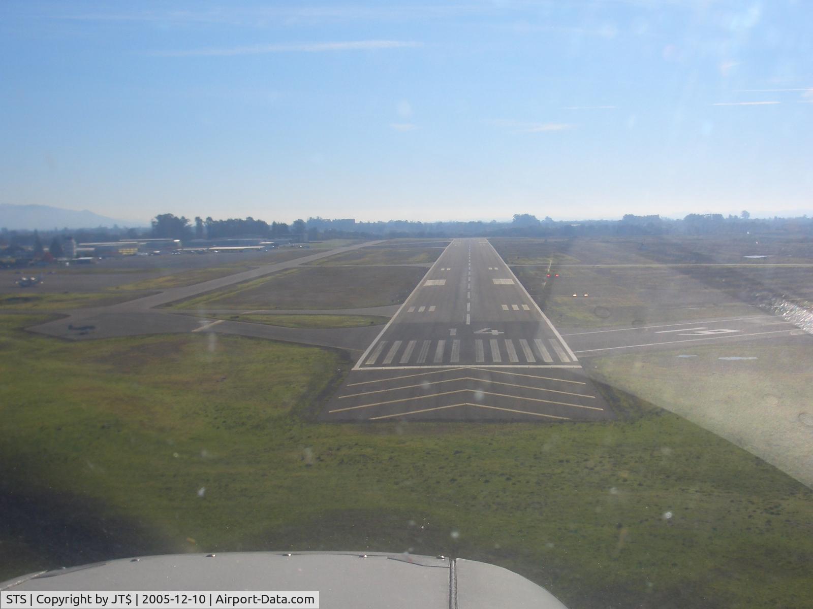 Charles M. Schulz - Sonoma County Airport (STS) - Final for 14