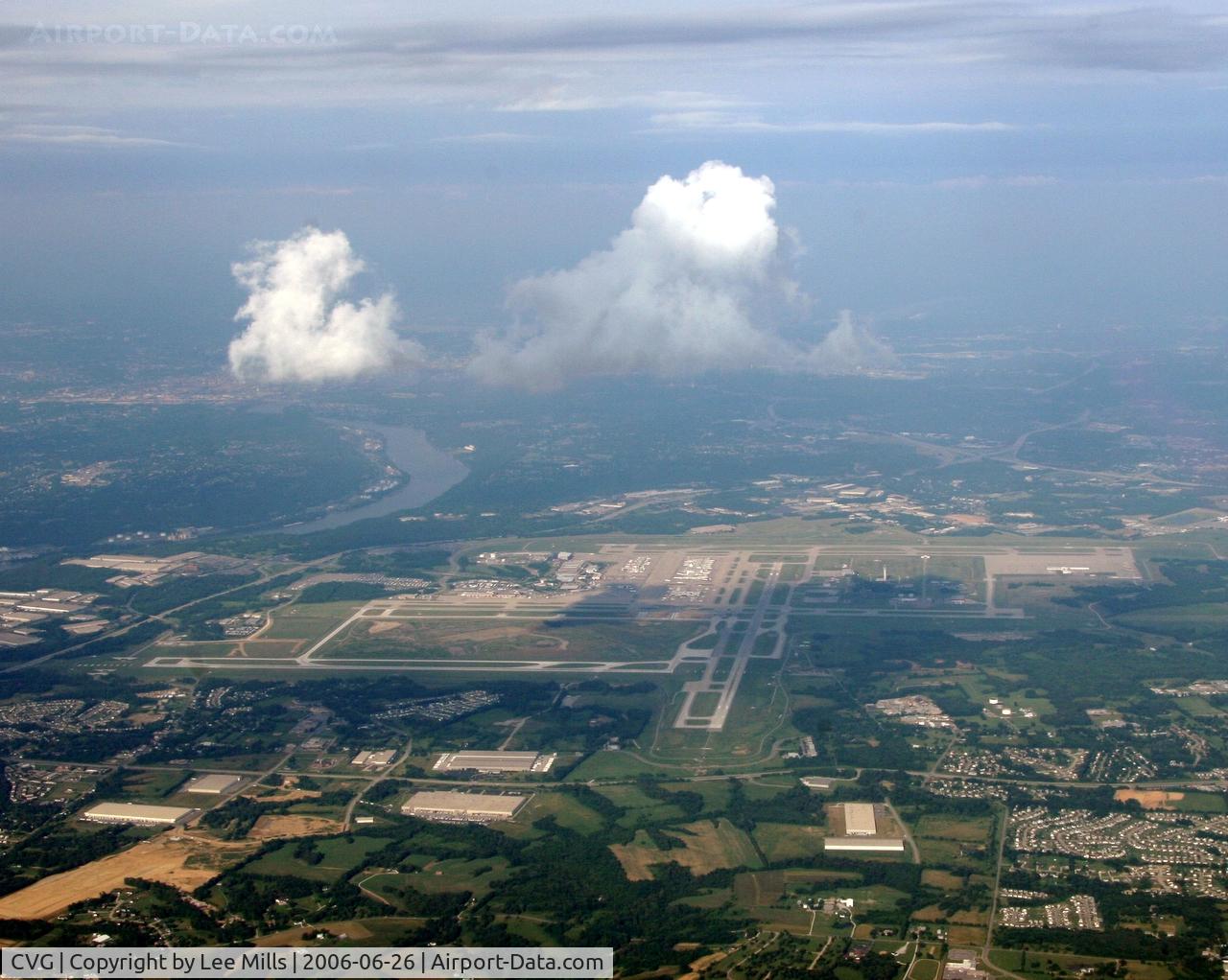 Cincinnati/northern Kentucky International Airport (CVG) - Looking East down Runway 9 in CVG. On downwind for the new Runway 18R.