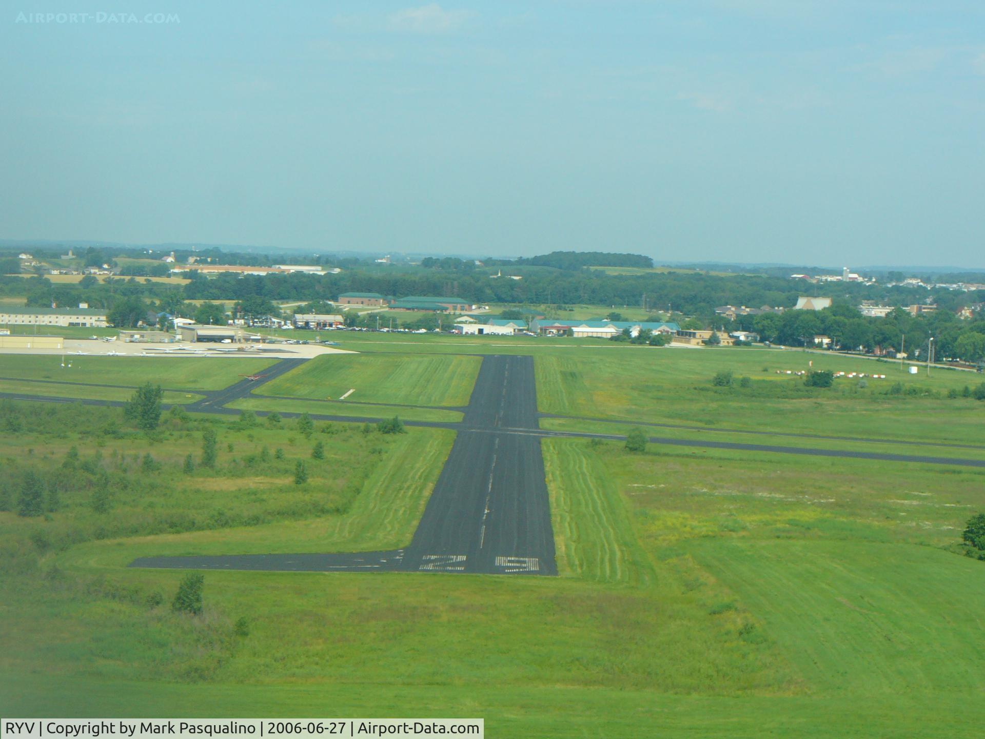 Watertown Municipal Airport (RYV) - Final approach Runway 29