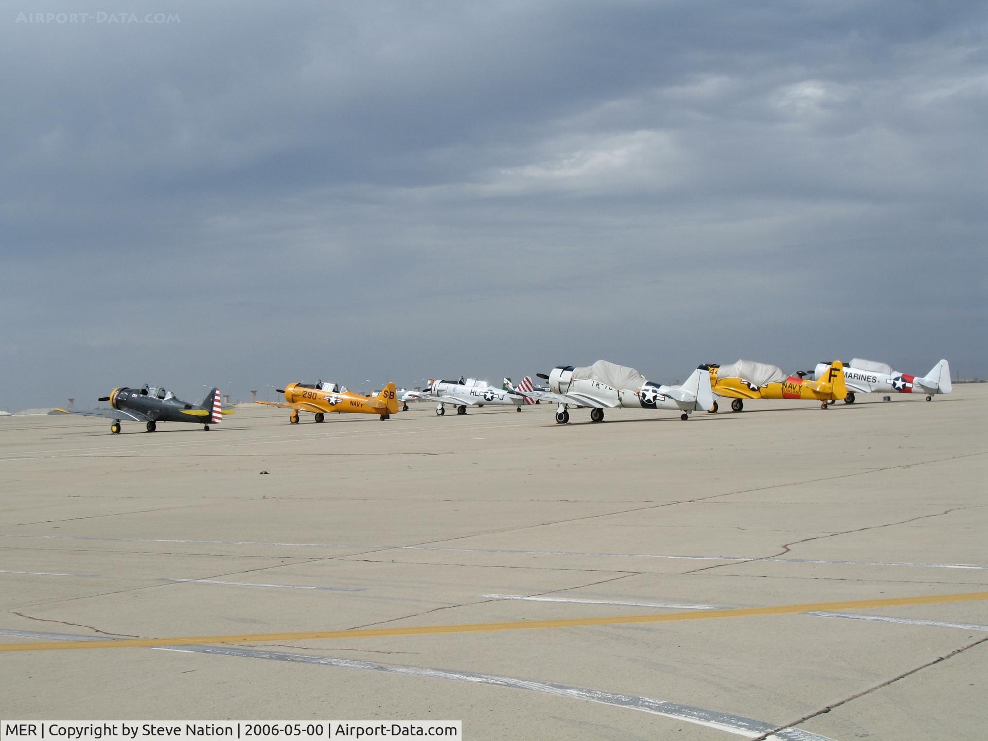 Castle Airport (MER) - Old B-52 flight-Line at 2006 West Coast Formation Clinic (R-L N6255, N2206G, N548NA)