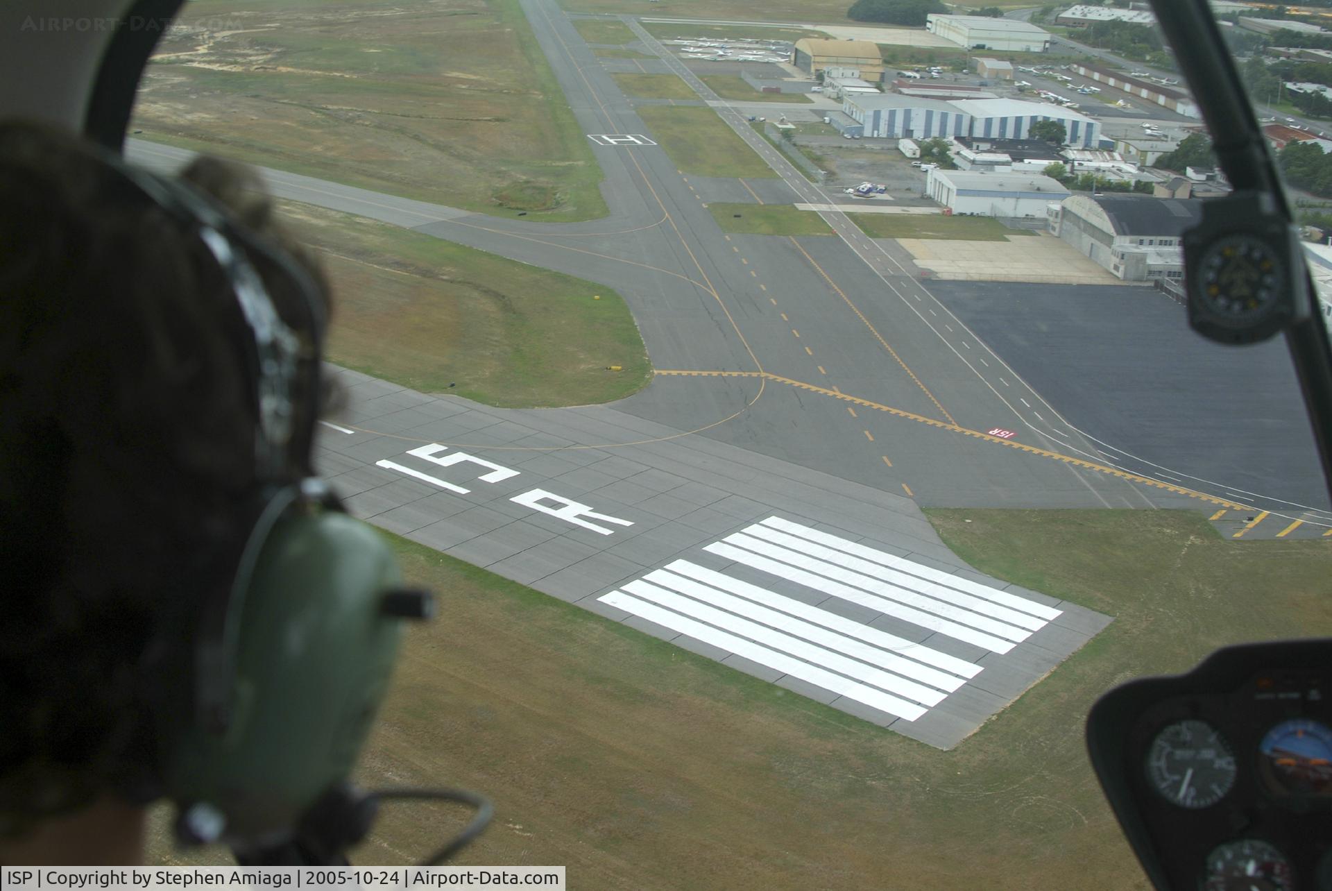 Long Island Mac Arthur Airport (ISP) - Mia makes a great crosswind approach to the Whiskey Pad.
